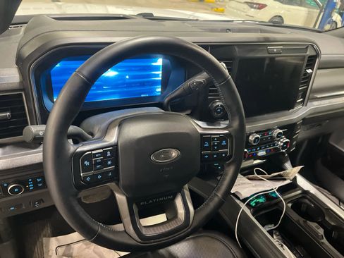 Used 2025 Ford F250 Platinum image 15