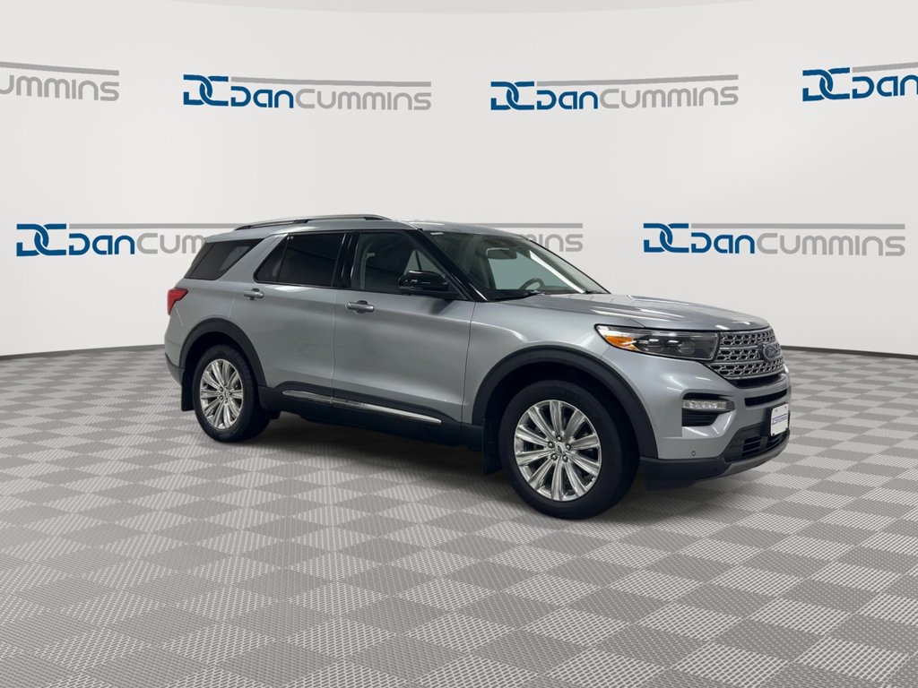 Used 2022 Ford Explorer Limited w/ Equipment Group 301A AWD/4WD image 2