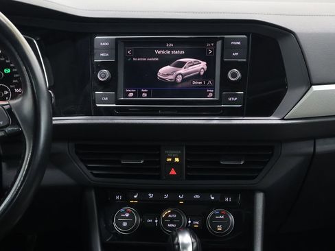 Used 2019 Volkswagen Jetta R-Line image 19