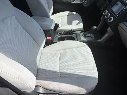 Used 2017 Subaru Forester 2.5i AWD/4WD image 5