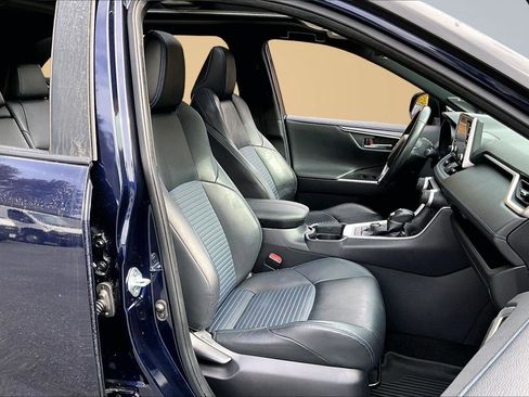 Used 2020 Toyota RAV4 XSE image 7