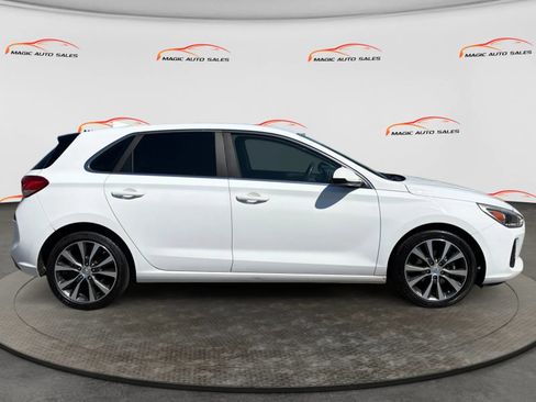 Used 2018 Hyundai Elantra GT FWD image 6