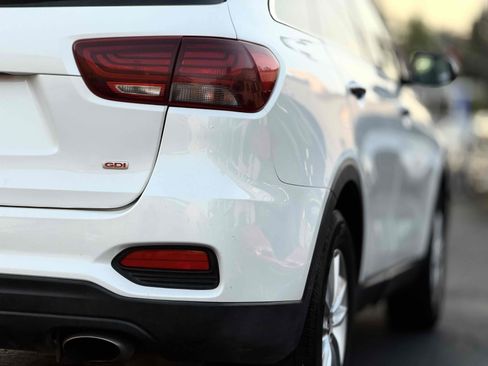 Used 2020 Kia Sorento LX FWD image 10