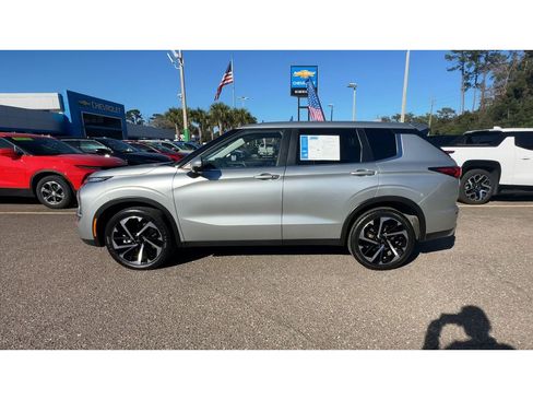 Used 2024 Mitsubishi Outlander SE image 5