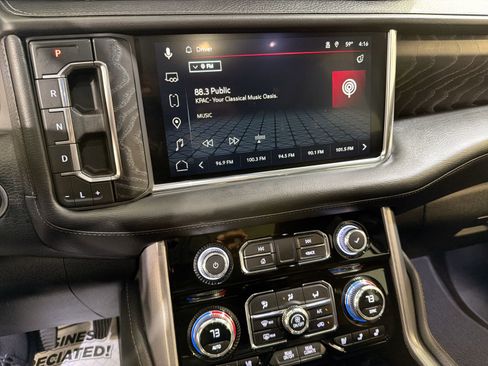 Used 2023 GMC Yukon Denali image 17