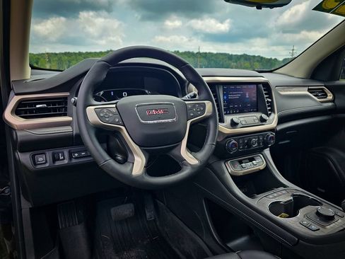 Used 2023 GMC Acadia Denali w/ Denali Technology Package AWD/4WD image 16