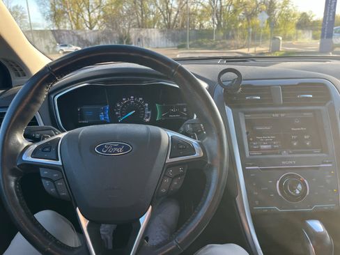 Used 2013 Ford Fusion Titanium w/ Titanium Driver Assist Pkg AWD/4WD image 9