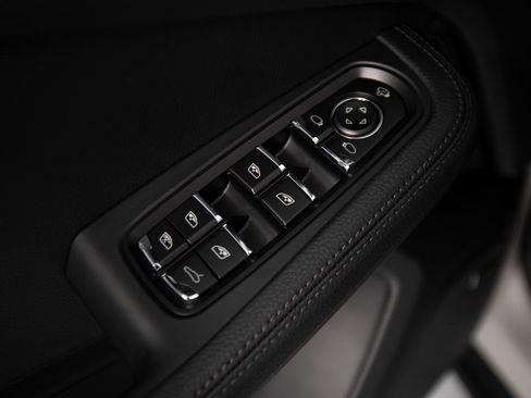 New 2026 Porsche Macan S image 14