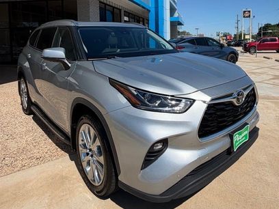 Used 2022 Toyota Highlander Limited