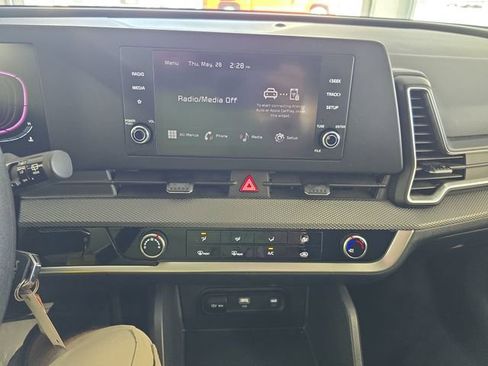 Certified 2024 Kia Sportage LX AWD/4WD image 15