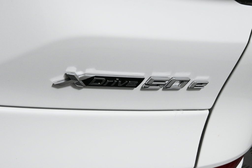 Used 2026 BMW X5 xDrive50e w/ M Sport Package AWD/4WD image 43