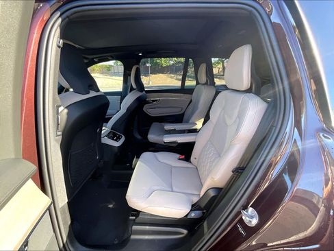 New 2026 Volvo XC90 B5 Plus AWD/4WD image 12