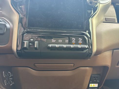 Used 2021 RAM 3500 Laramie w/ Chrome Appearance Group image 9