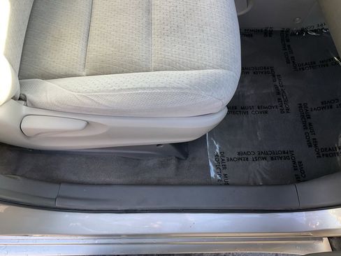 Used 2015 Toyota Sienna LE image 59