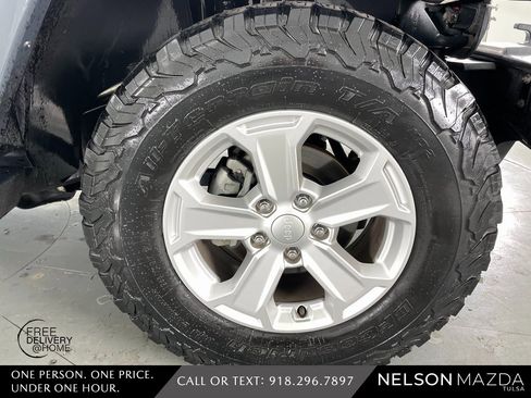 Used 2017 Jeep Wrangler Unlimited Sahara w/ Quick Order Package 24E Chief image 14