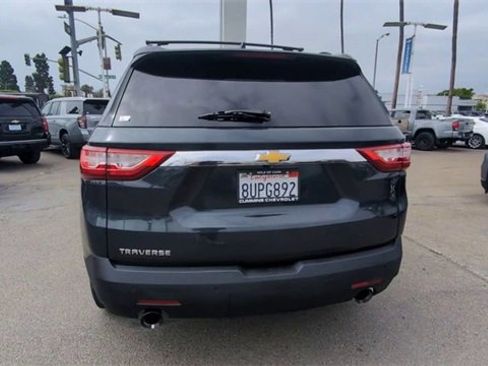 Used 2021 Chevrolet Traverse LT image 7