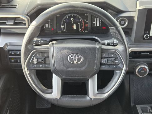 Used 2025 Toyota 4Runner SR5 AWD/4WD image 14
