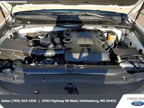 Used 2016 Toyota 4Runner SR5 image 8