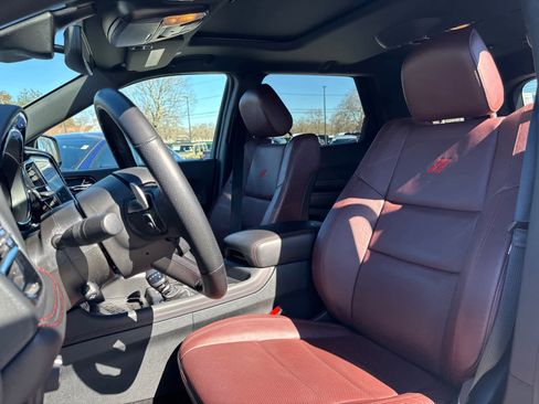 Used 2025 Dodge Durango GT image 13