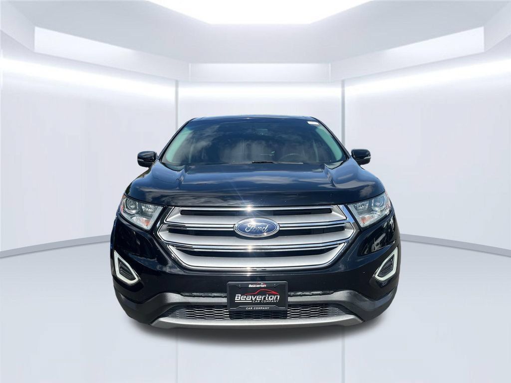 Used 2018 Ford Edge Titanium w/ Technology Package AWD/4WD image 3