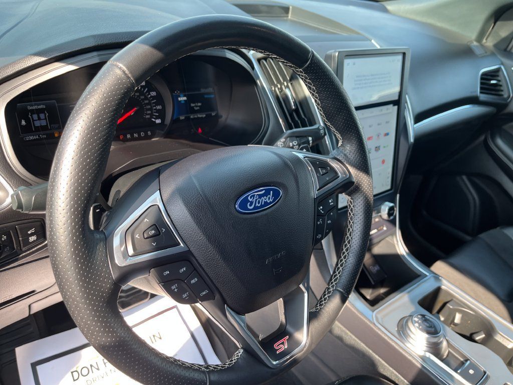 Used 2023 Ford Edge ST AWD/4WD image 14