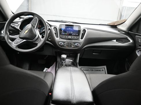 Used 2022 Chevrolet Malibu LT image 25