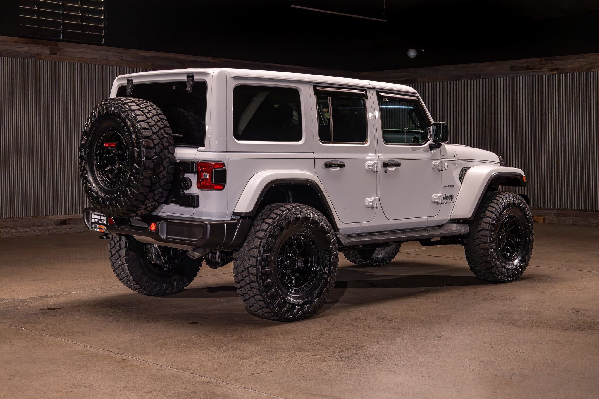 Used 2024 Jeep Wrangler Unlimited Sahara w/ Technology Group AWD/4WD image 10
