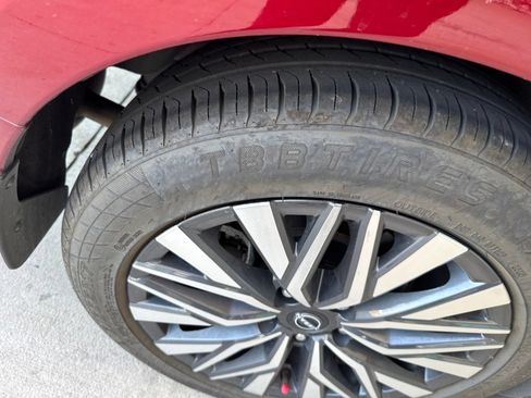 Used 2024 Nissan Altima 2.5 SV w/ SV Premium Package FWD image 20