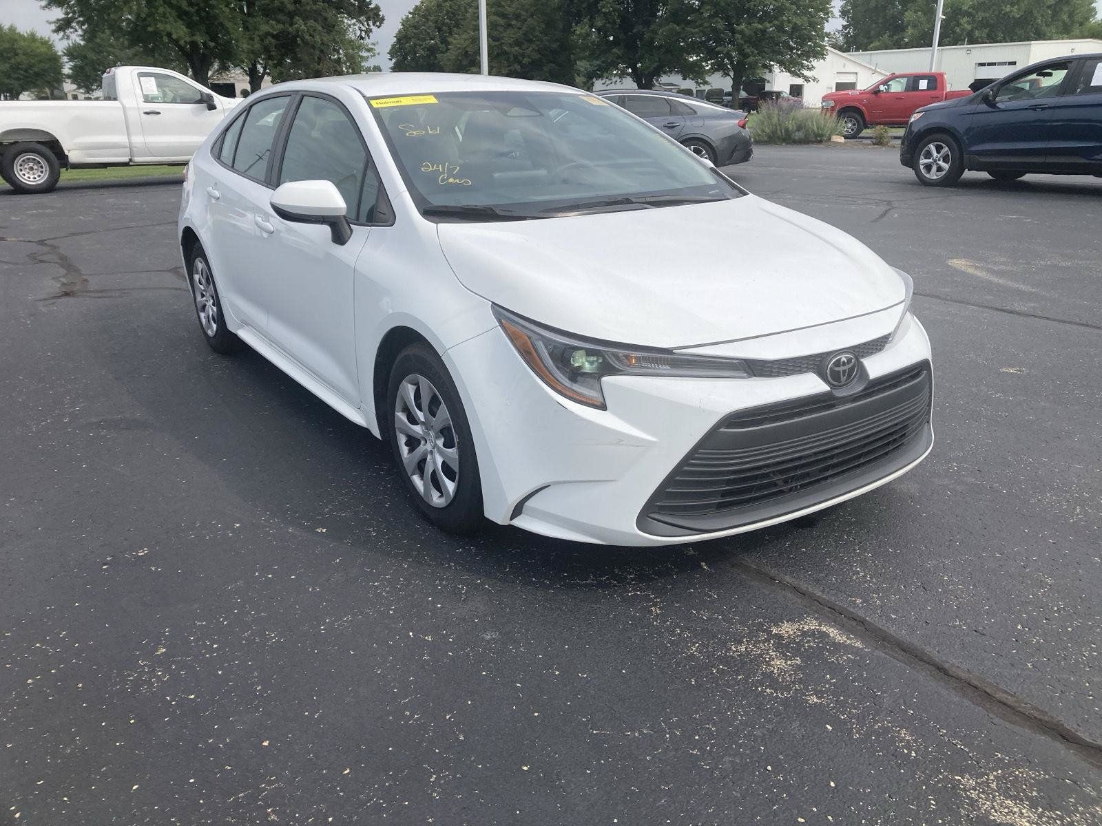 Used 2024 Toyota Corolla LE FWD image 3