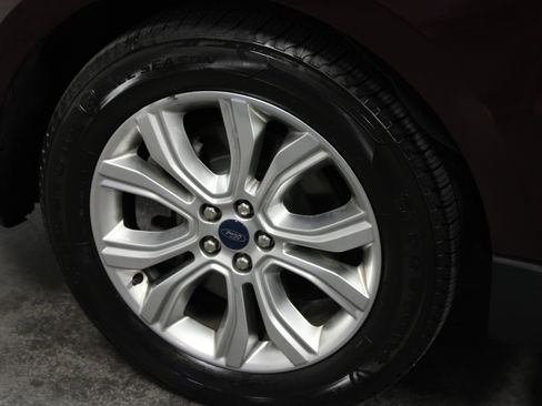 Used 2021 Ford Edge Titanium AWD/4WD image 10