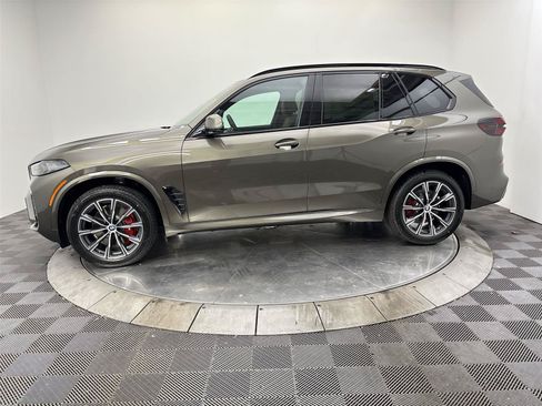 New 2026 BMW X5 xDrive40i w/ M Sport Package AWD/4WD image 16