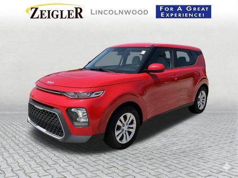 Used 2022 Kia Soul LX FWD image 2