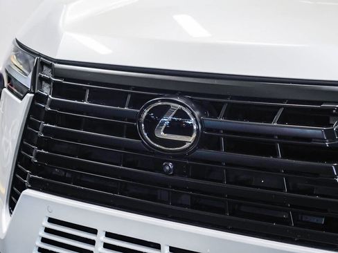 Used 2025 Lexus GX 550 w/ Cold Area Package AWD/4WD image 8