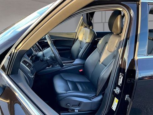 Used 2020 Volvo XC90 T5 Momentum w/ Protection Package image 25