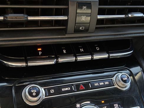 Used 2022 Lincoln Corsair FWD image 23
