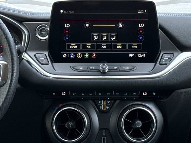 Used 2025 Chevrolet Blazer LT AWD/4WD image 16