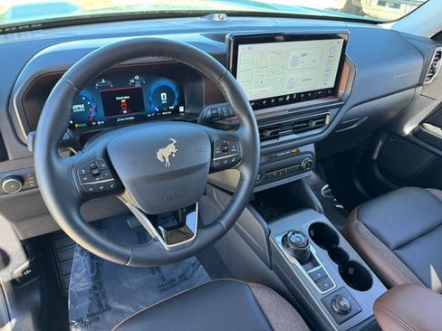 Used 2025 Ford Bronco Sport Outer Banks w/ Outer Banks Tech Package+ AWD/4WD image 6