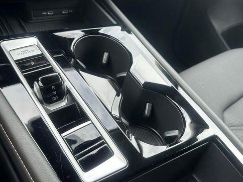 Used 2025 Volkswagen Atlas SE image 20