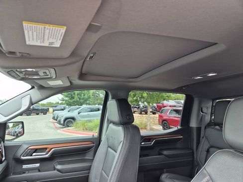 Used 2023 GMC Sierra 1500 Denali w/ Denali Reserve Package AWD/4WD image 33