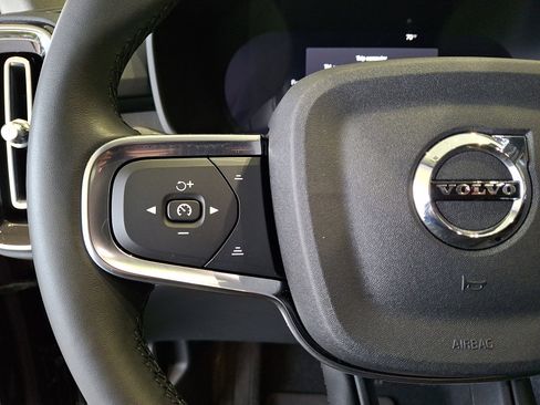 Certified 2023 Volvo XC40 B5 Core w/ Convenience Package AWD/4WD image 19