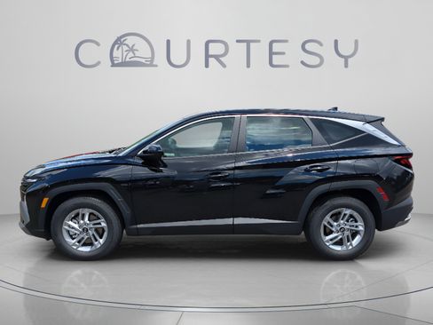 New 2026 Hyundai Tucson SE FWD image 2
