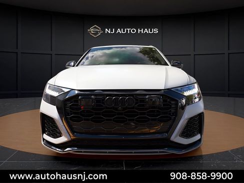 Used 2024 Audi RS Q8 AWD/4WD image 3