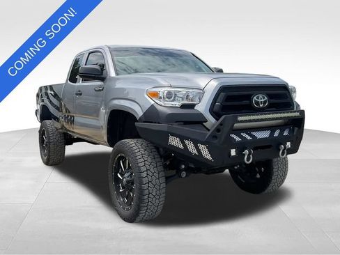 Used 2020 Toyota Tacoma SR AWD/4WD image 1