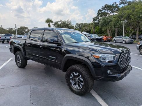 Used 2022 Toyota Tacoma TRD Off-Road w/ Technology Package AWD/4WD image 2