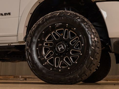 Used 2021 RAM 2500 Laramie w/ Safety Group B image 15