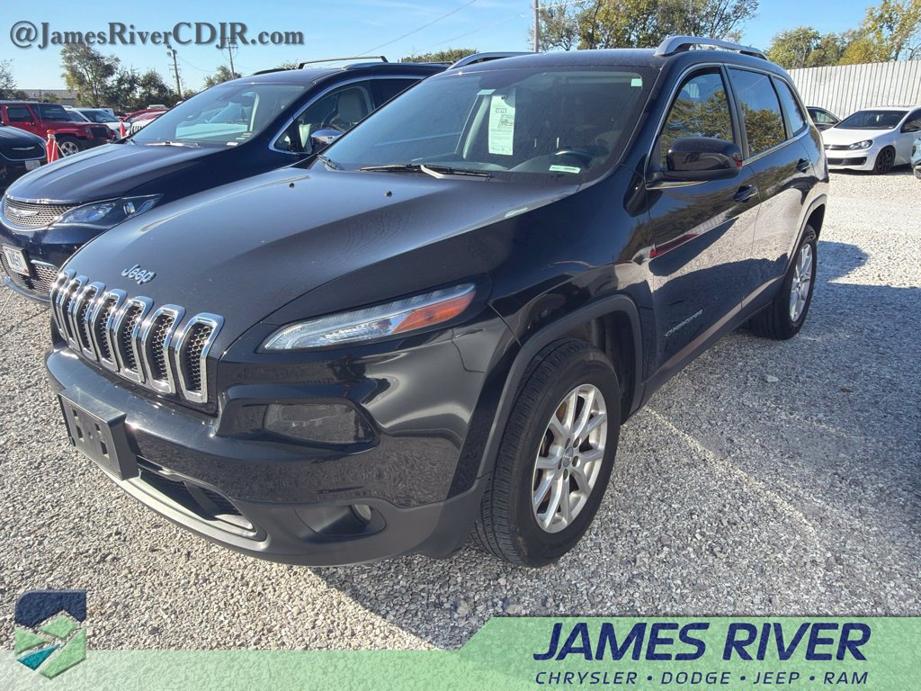 Used 2017 Jeep Cherokee Latitude w/ Cold Weather Group AWD/4WD 360° Tour