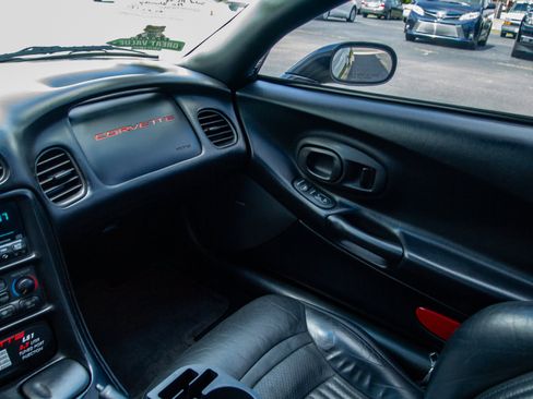 Used 1998 Chevrolet Corvette Coupe w/ Memory Pkg RWD image 15