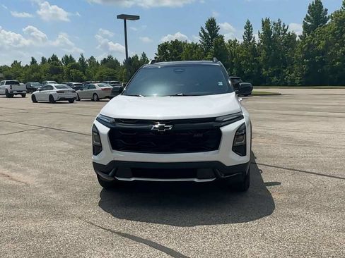 Used 2025 Chevrolet Equinox RS w/ Convenience Package III AWD/4WD image 3