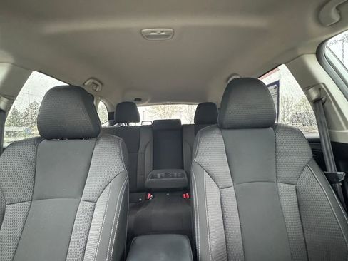 Used 2024 Subaru Outback Premium AWD/4WD image 27