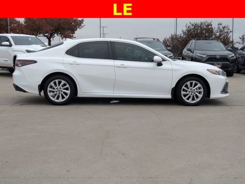 Used 2024 Toyota Camry LE w/ Convenience Package image 4